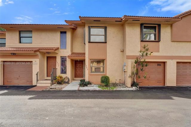 1043 Sw 113th Terrace, Pembroke Pines