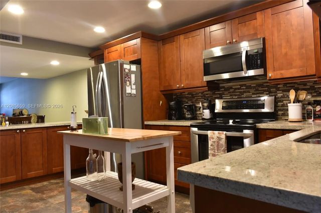 4 of 23 - 1327 N 15th Avenue #22, Hollywood, FL