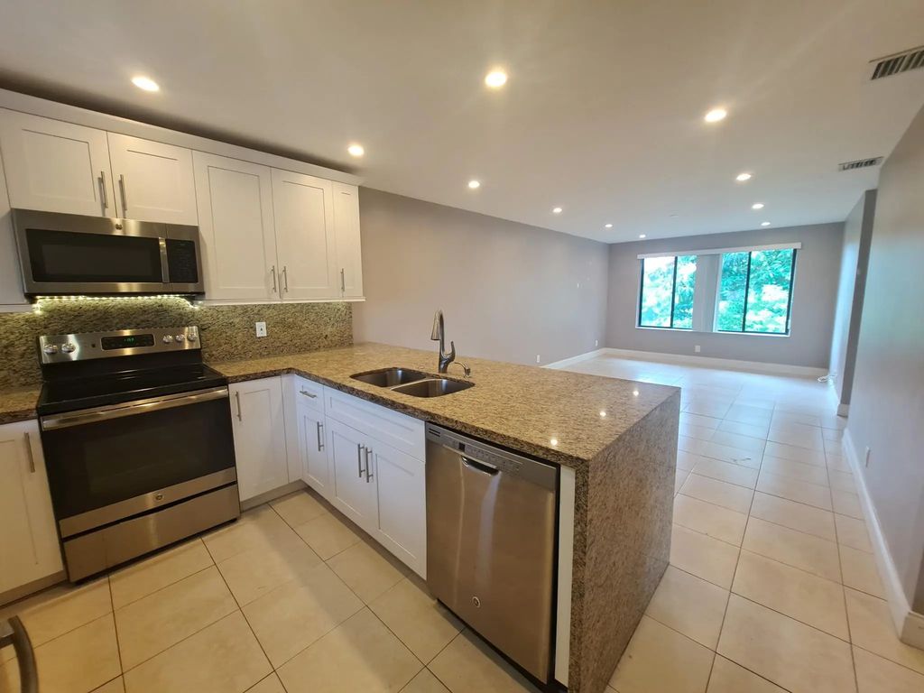 11441 Nw 39 Court #320-3, Coral Springs