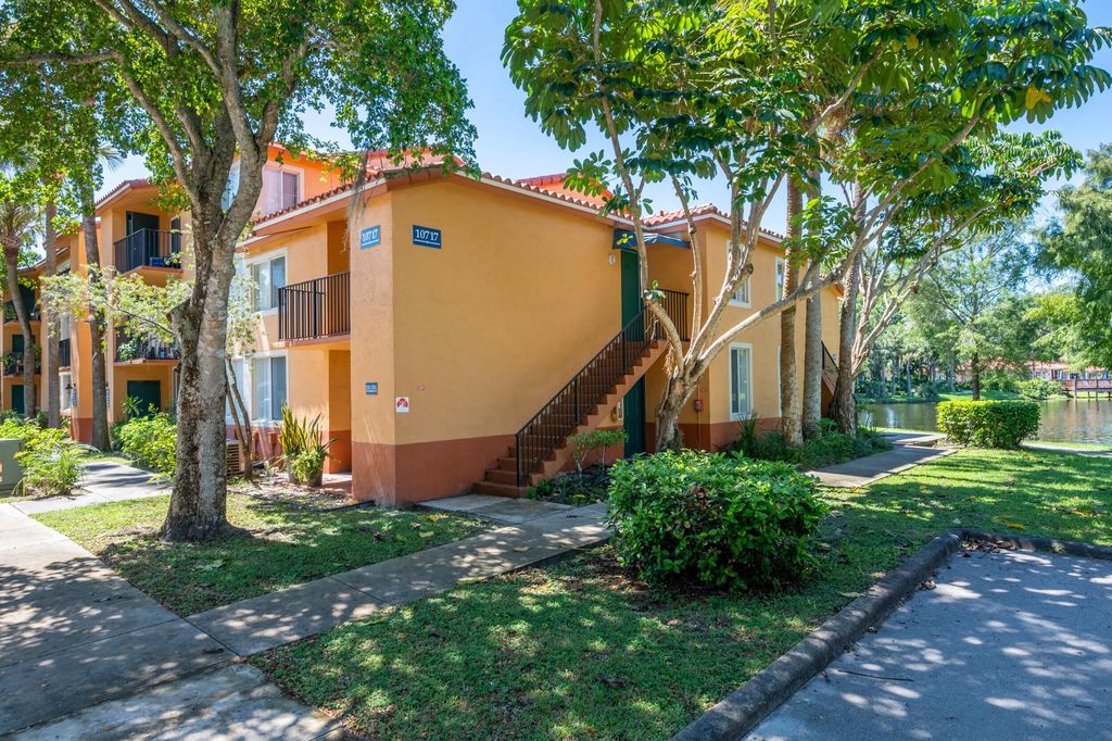 10717 Cleary Boulevard #211, Plantation
