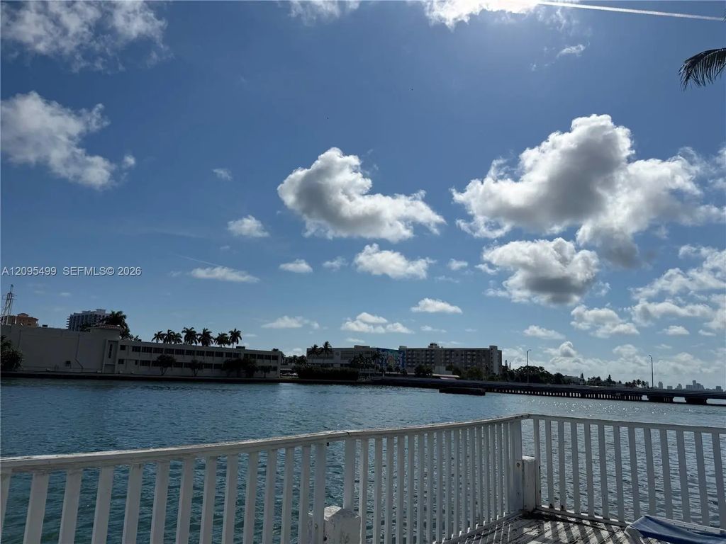 7909 East Drive #101, North Bay Village