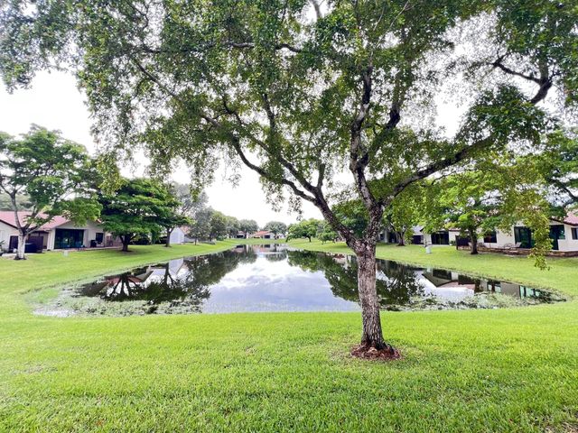 2 of 45 - 4803 Boxwood Circle, Boynton Beach, FL
