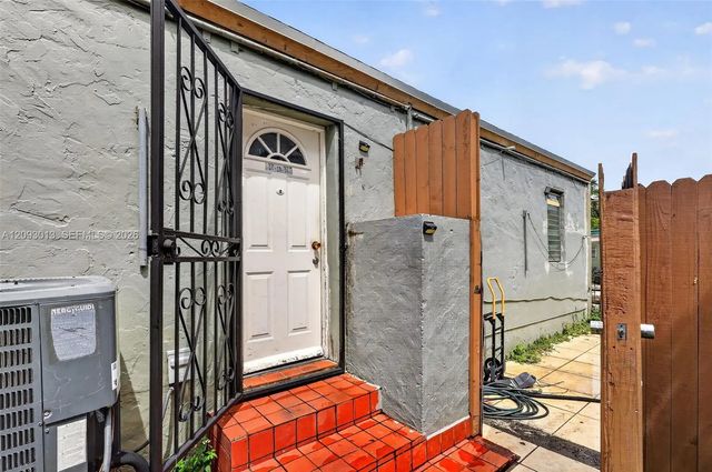 3 of 12 - 3621 Nw 23rd Avenue, Miami, FL