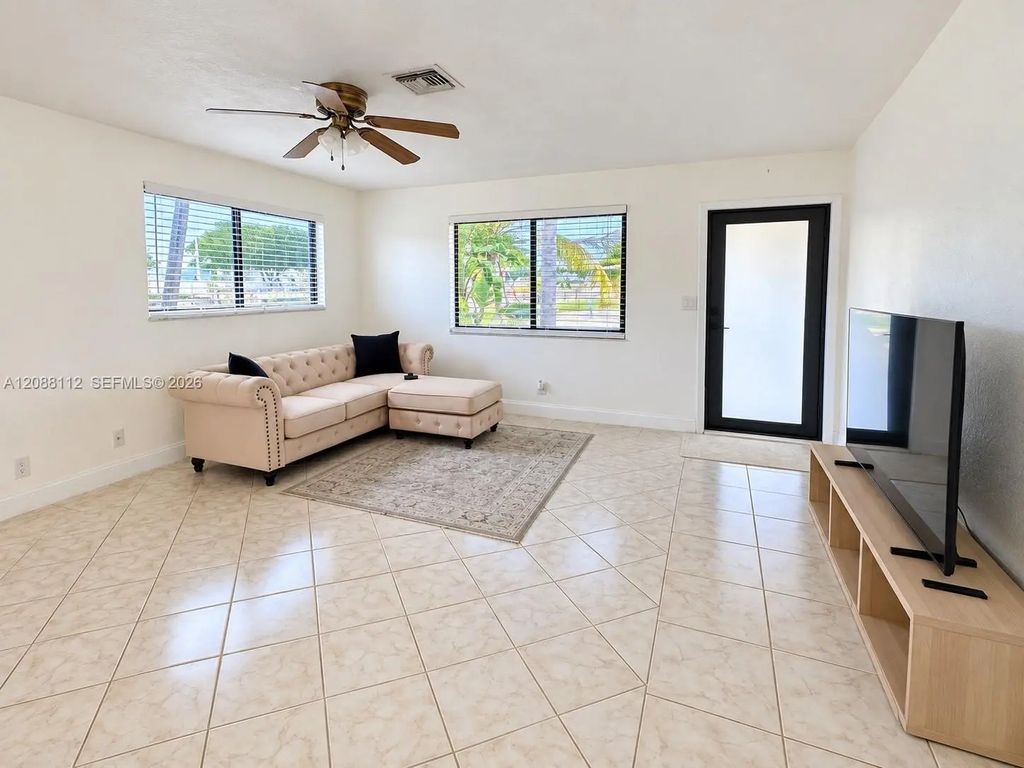 747 Sw 5th Street #., Dania Beach