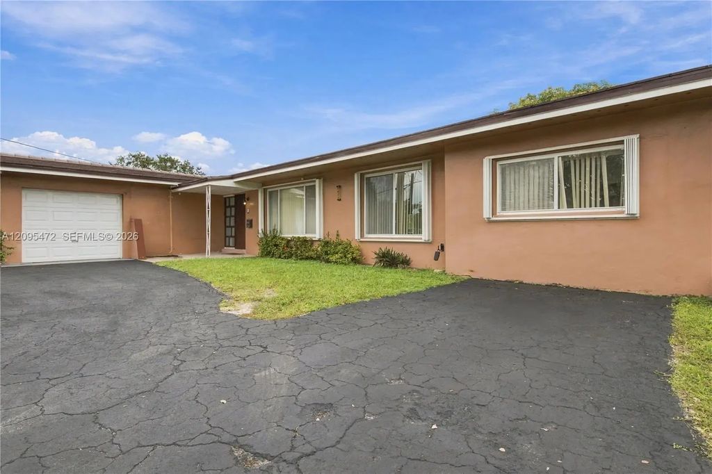 6531 W 8th Avenue, Hialeah