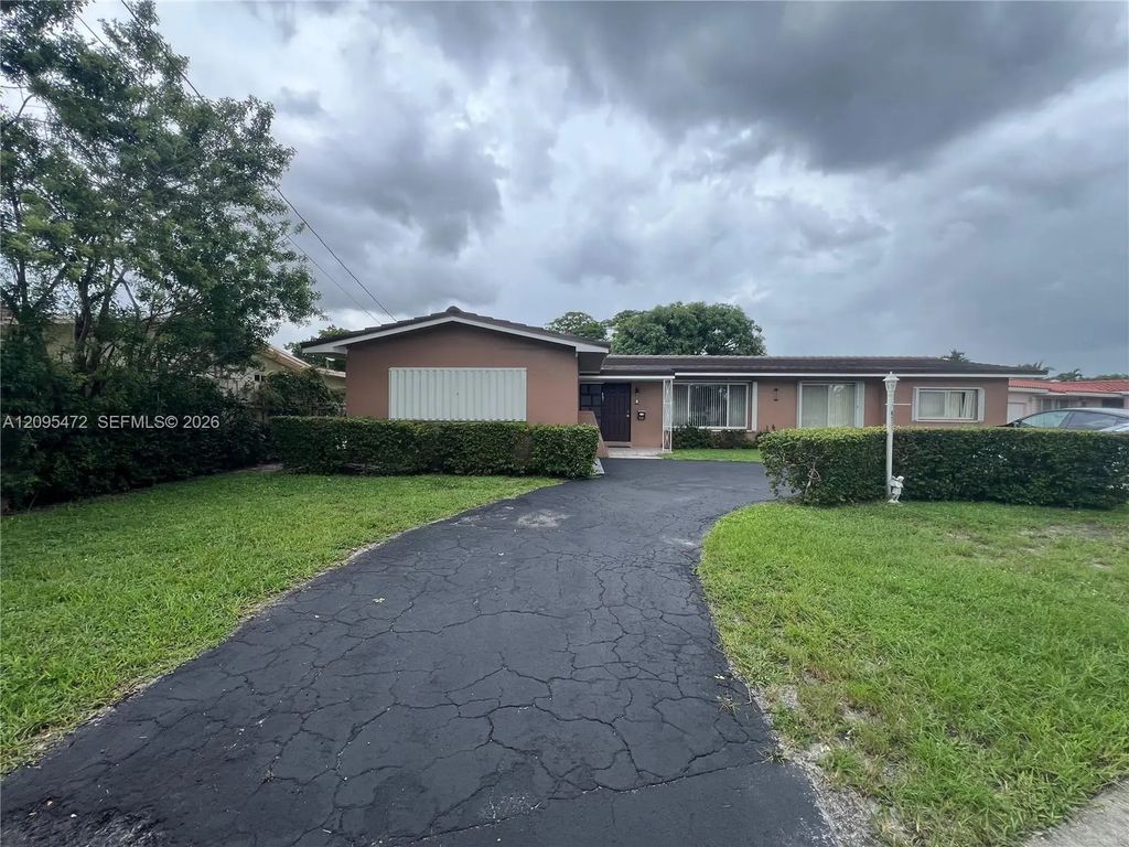 6531 W 8th Avenue, Hialeah