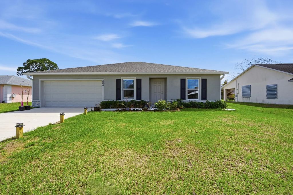684 Se Crescent Avenue, Port St. Lucie