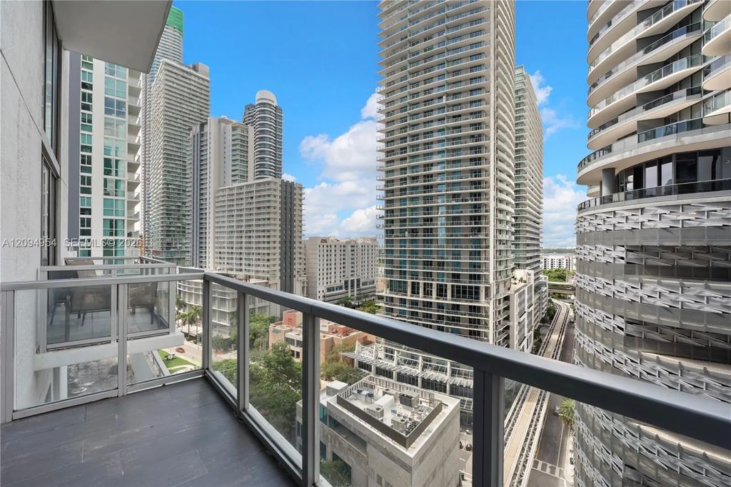 1050 Brickell Avenue #1418, Miami