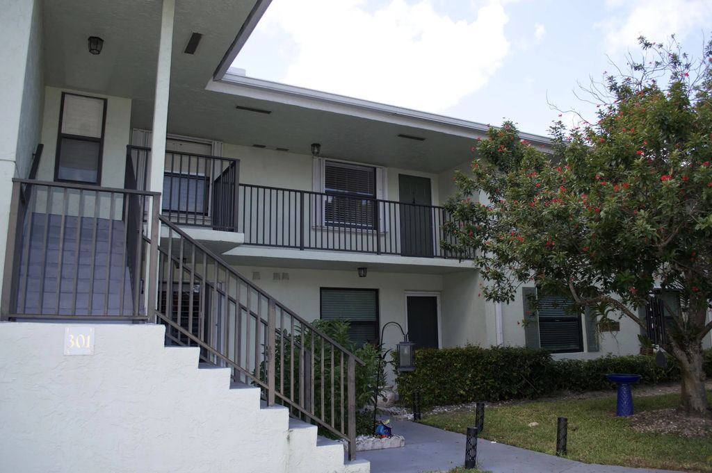 301 Sabal Ridge Circle #f, Palm Beach Gardens
