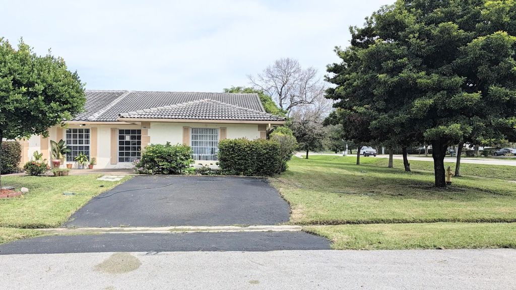 11001 Nw 44th Street #east, Coral Springs