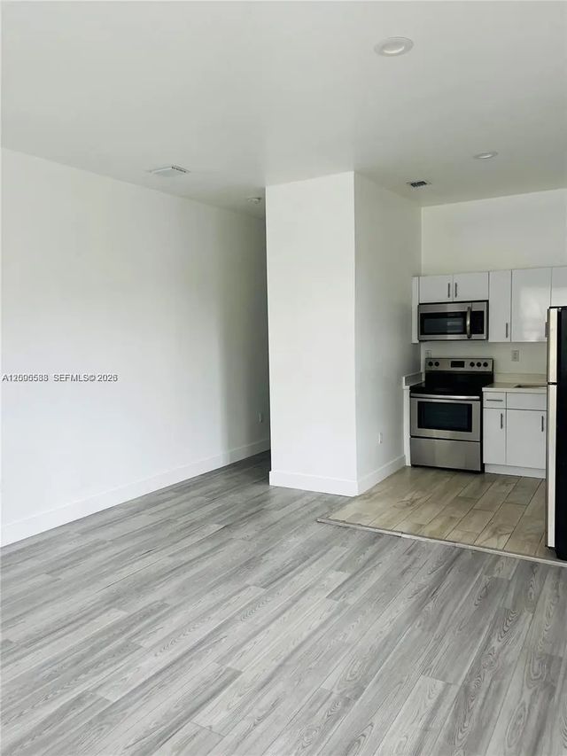 4 of 13 - 1329 Ne 110th Terrace, Miami, FL