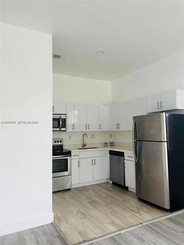 5 of 13 - 1329 Ne 110th Terrace, Miami, FL