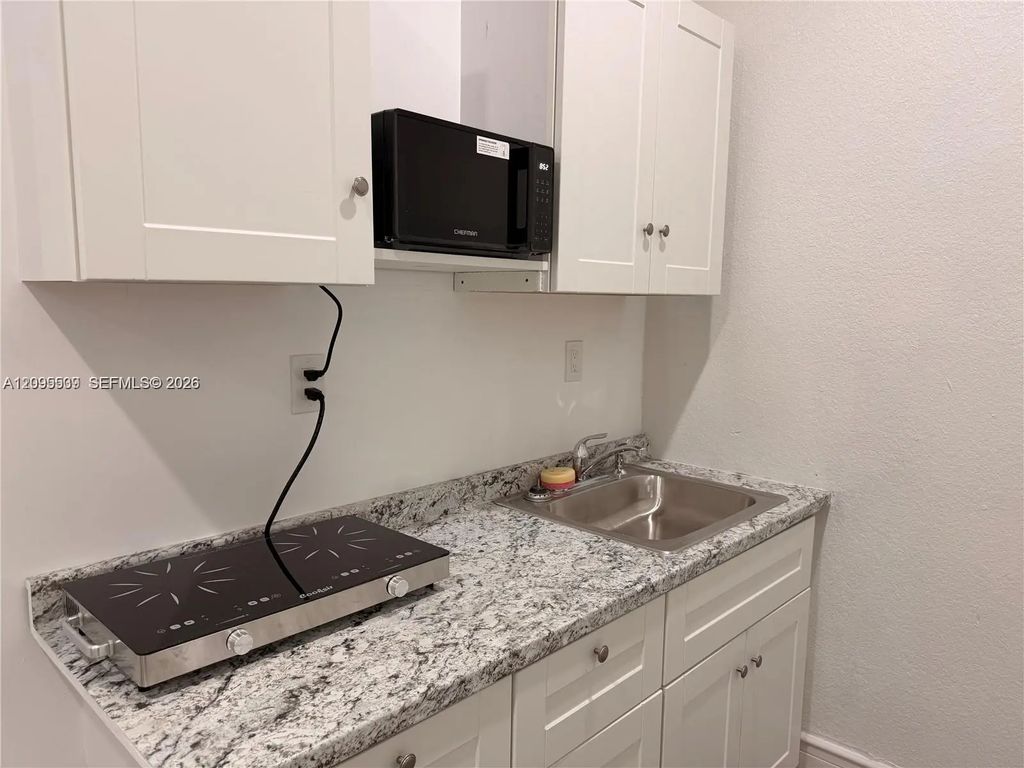 2804 Nw 7th Court #2804, Fort Lauderdale