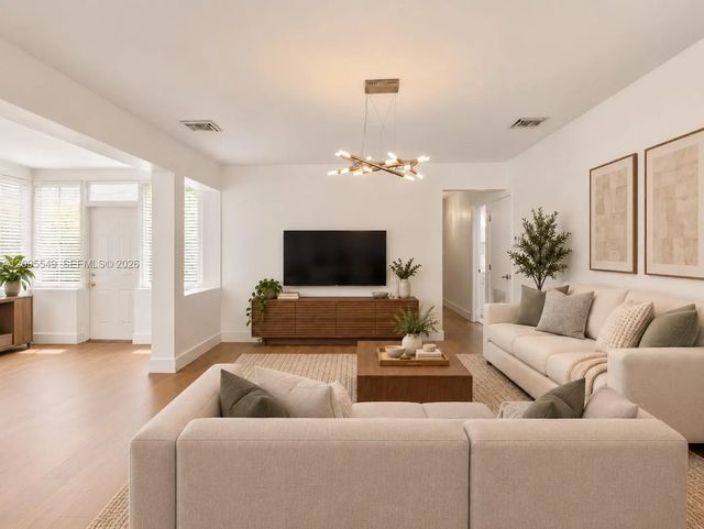 3 of 35 - 940 Ne 85th Street, Miami, FL