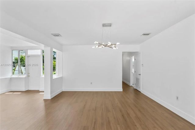 4 of 35 - 940 Ne 85th Street, Miami, FL