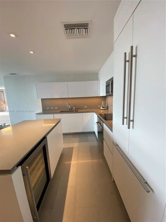 4 of 33 - 88 Sw 7th Street #1904, Miami, FL