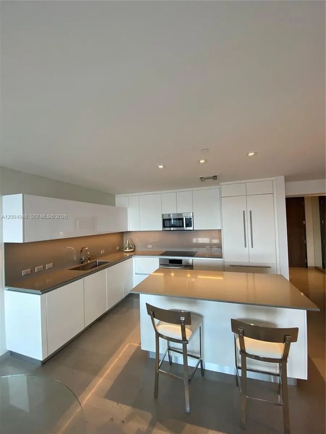 5 of 33 - 88 Sw 7th Street #1904, Miami, FL