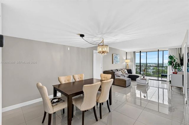 5 of 35 - 20335 W Country Club Drive #1402, Aventura, FL