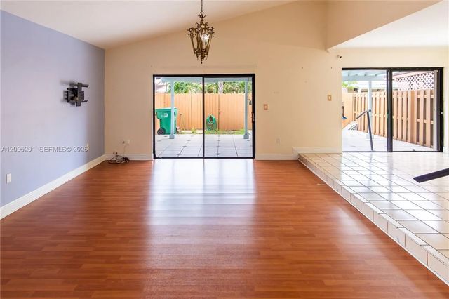 5 of 30 - 13429 Sw 13th Lane, Miami, FL