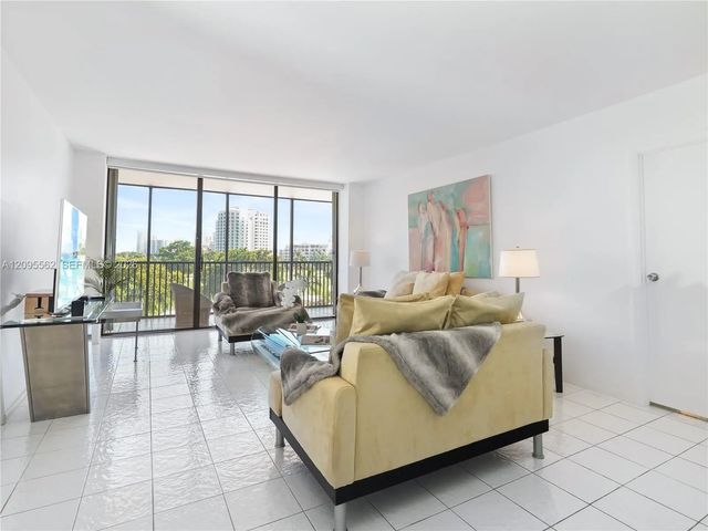 4 of 21 - 20379 W Country Club Drive #536, Aventura, FL