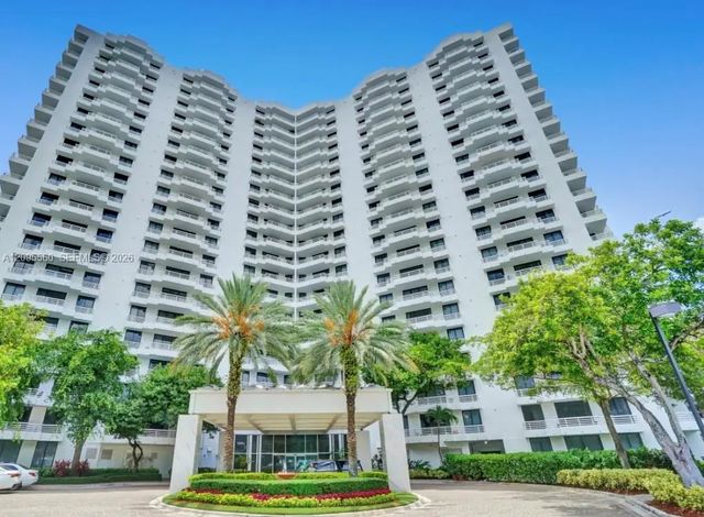 2 of 13 - 3300 Ne 191st Street #606, Aventura, FL