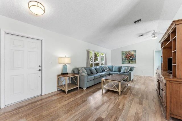 4 of 35 - 128 Sandpiper Avenue, Royal Palm Beach, FL