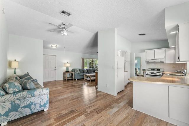 5 of 35 - 128 Sandpiper Avenue, Royal Palm Beach, FL