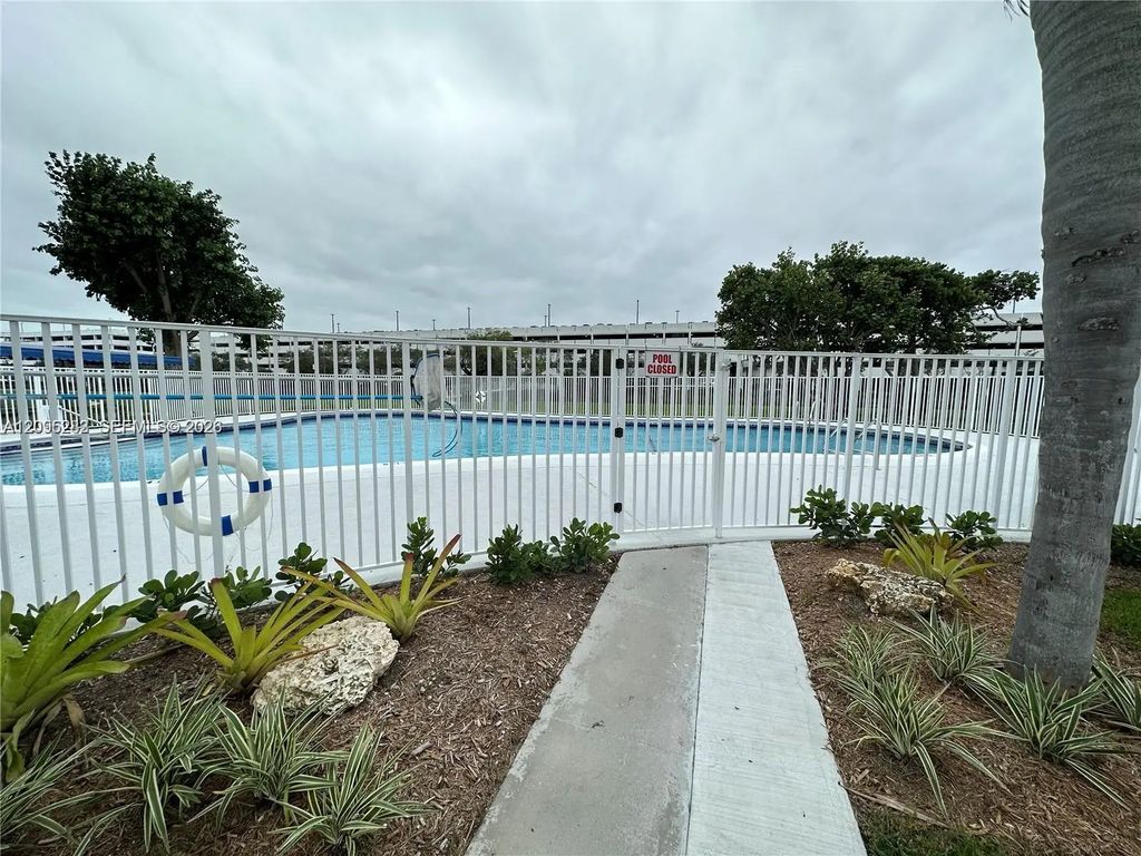 7410 Sw 82nd Street #k210, Miami