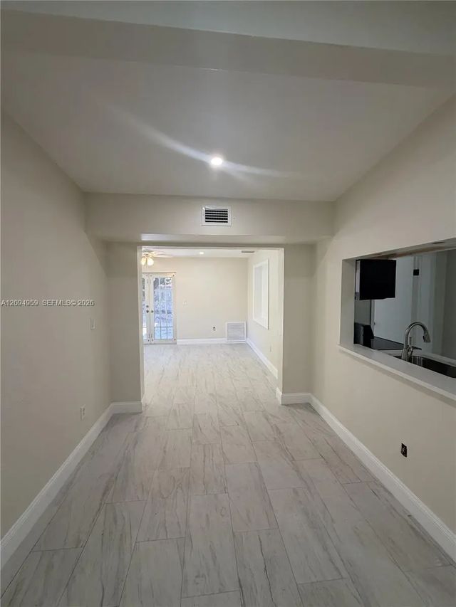4 of 11 - 3001 Sw 23rd Terrace, Miami, FL