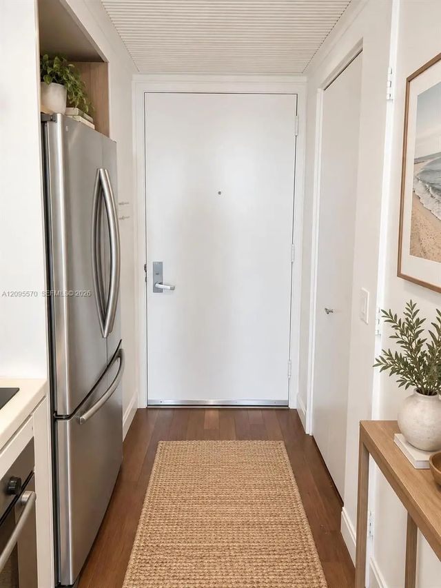 2 of 10 - 50 Biscayne Boulevard #705, Miami, FL