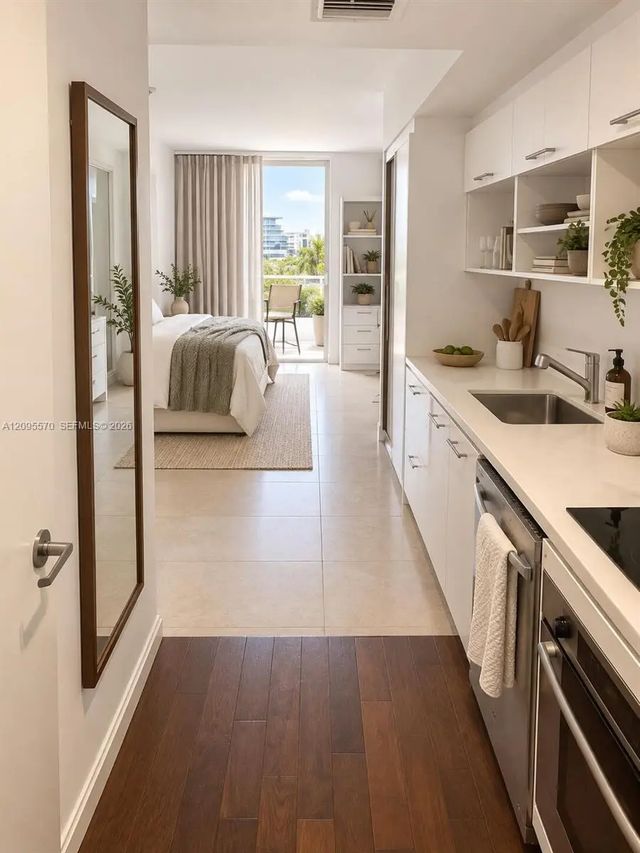3 of 10 - 50 Biscayne Boulevard #705, Miami, FL