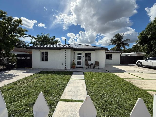 4 of 47 - 10516 Nw 36th Place, Miami, FL