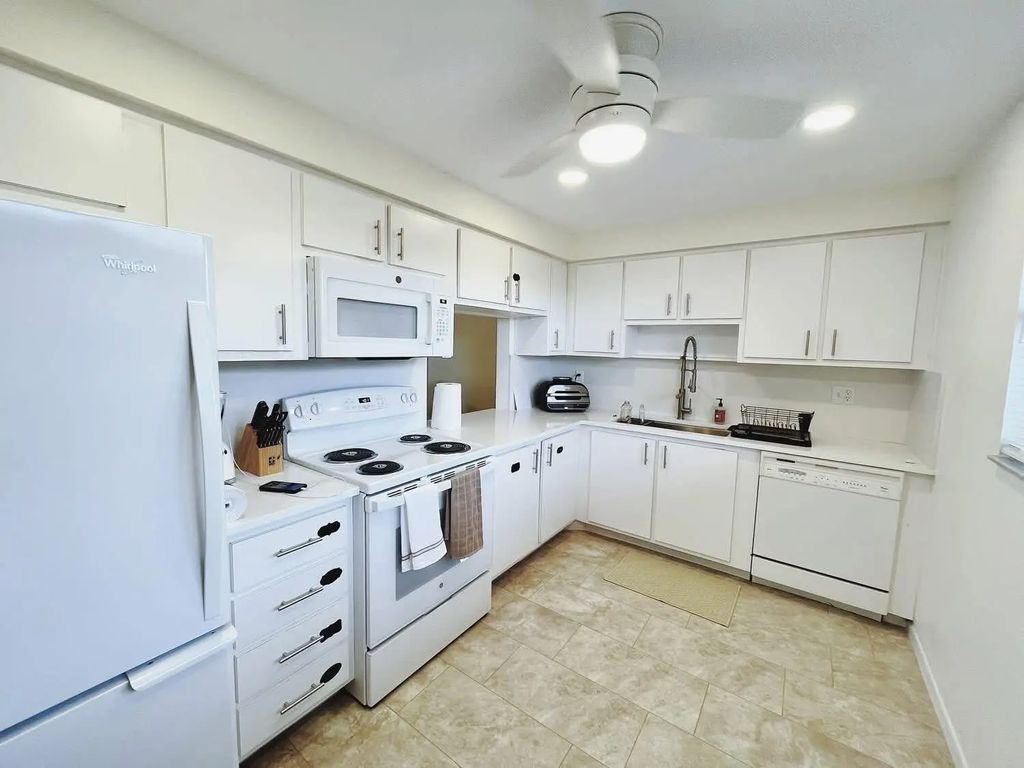 7080 Nova Drive #307b, Davie