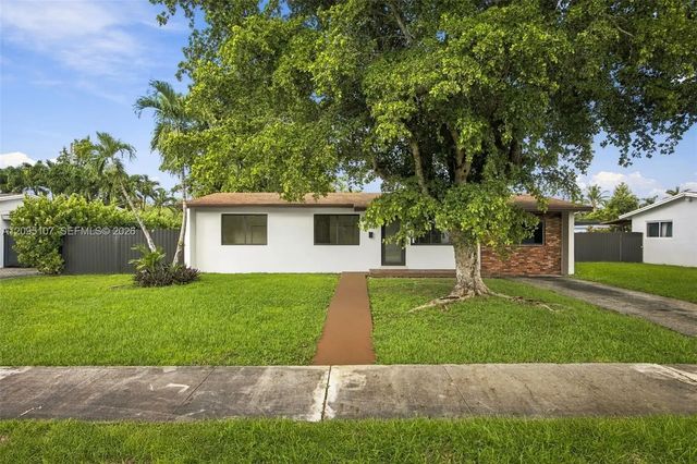 2 of 30 - 4920 Sw 94th Court, Miami, FL