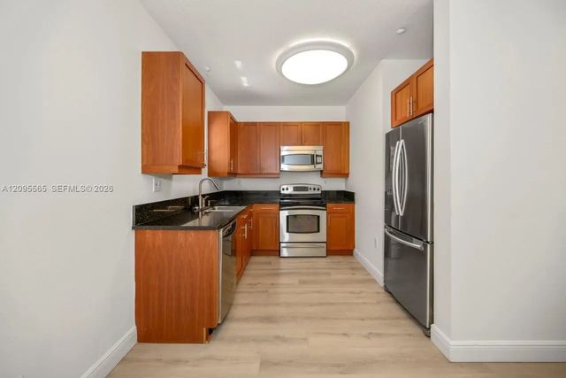 4 of 16 - 341 Sw 13th Terrace #341, Fort Lauderdale, FL