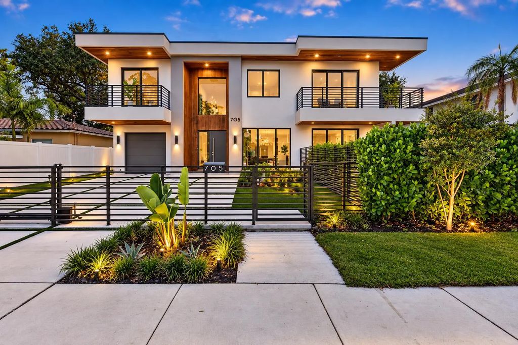 705 Sw 8th Terrace, Fort Lauderdale