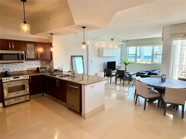3 of 26 - 19900 E Country Club Drive #ts03, Aventura, FL