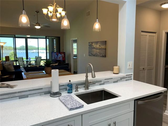 4 of 35 - 6082 Se Landing Way #10, Stuart, FL