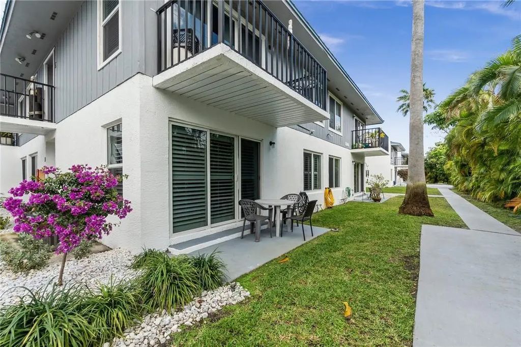 1180 Carlton Court #102a-unit B, Fort Pierce