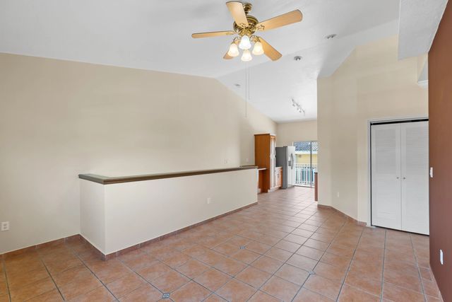 3 of 45 - 7520 W 20th Avenue #206, Hialeah, FL