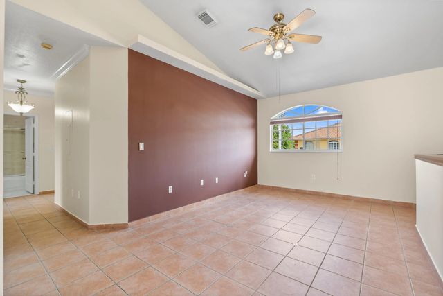 5 of 45 - 7520 W 20th Avenue #206, Hialeah, FL