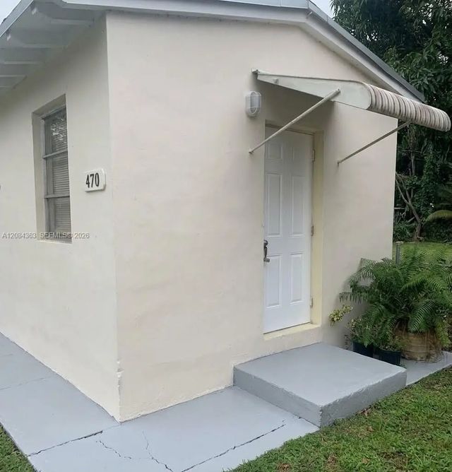 4 of 11 - 470 Ne 162nd Street, Miami, FL
