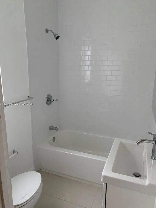 5 of 11 - 470 Ne 162nd Street, Miami, FL