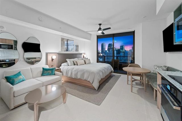 3 of 30 - 159 Ne 6th Street #3210, Miami, FL