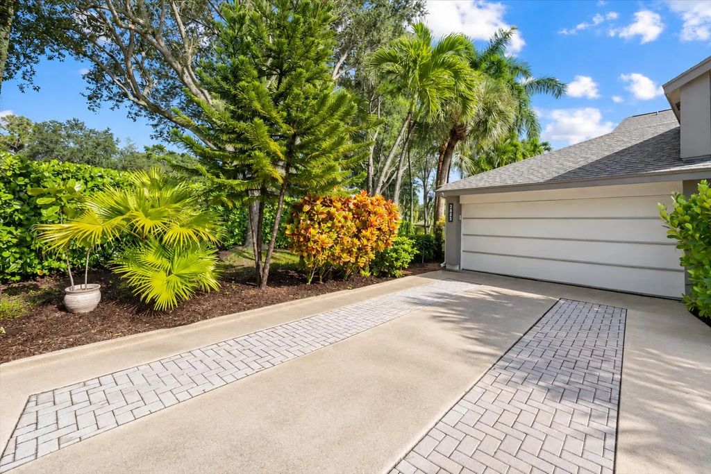 2402 Landings Boulevard, Greenacres