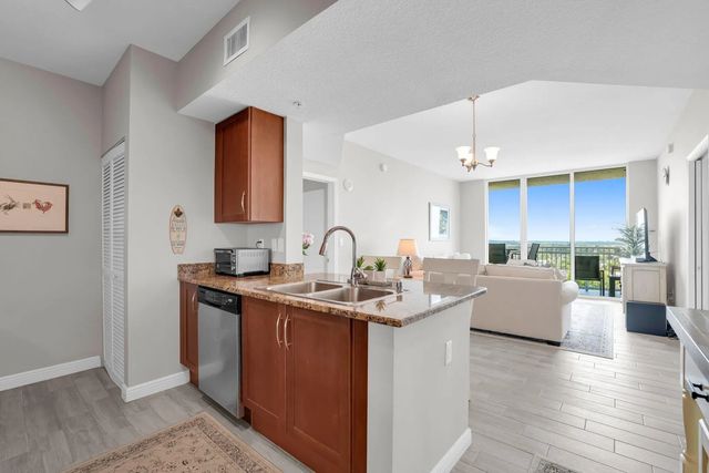 4 of 33 - 450 N Federal Highway #1213, Boynton Beach, FL