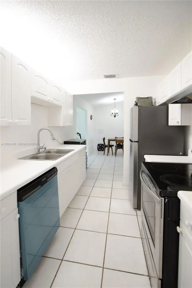 4 of 21 - 100 Se Eyerly Avenue, Port St. Lucie, FL