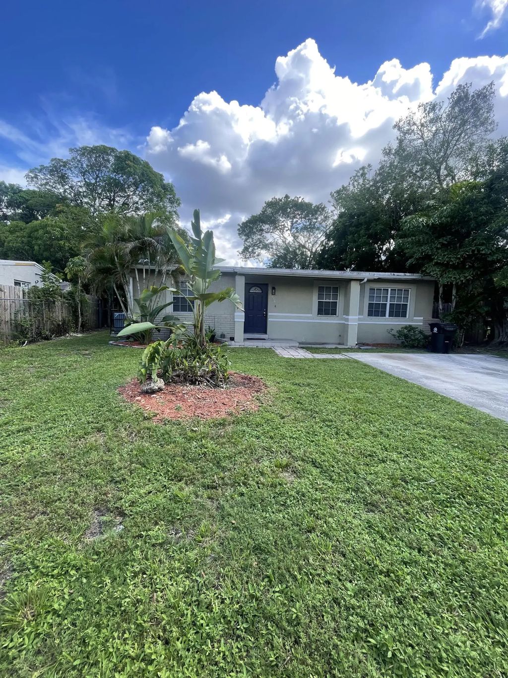 1036 Nw 11th Place, Fort Lauderdale
