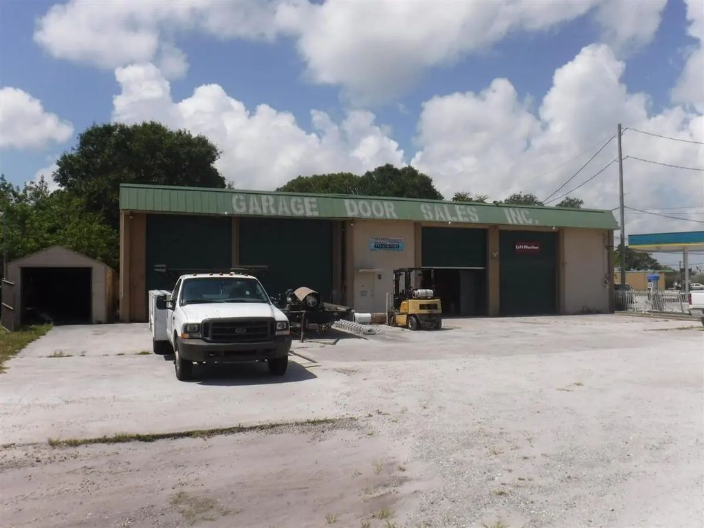 2807 Okeechobee Road, Fort Pierce
