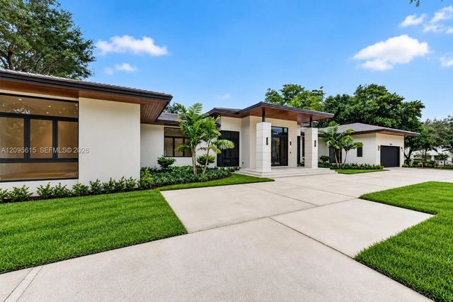 3 of 58 - 9999 Sw 87th Court, Miami, FL